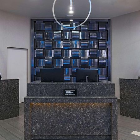 Отель Hilton Houston Plaza/Medical Center Экстерьер фото