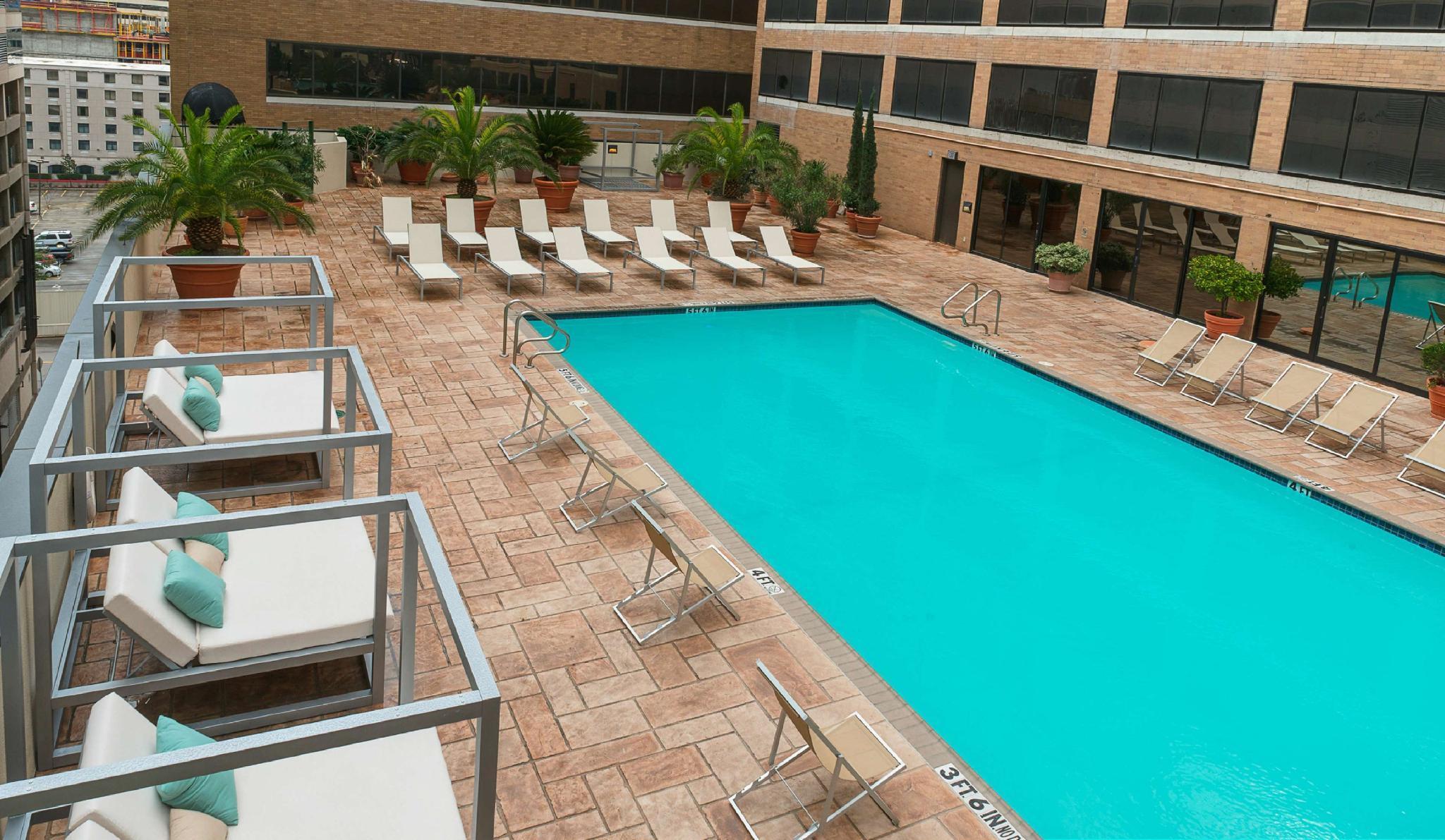 Отель Hilton Houston Plaza/Medical Center Экстерьер фото