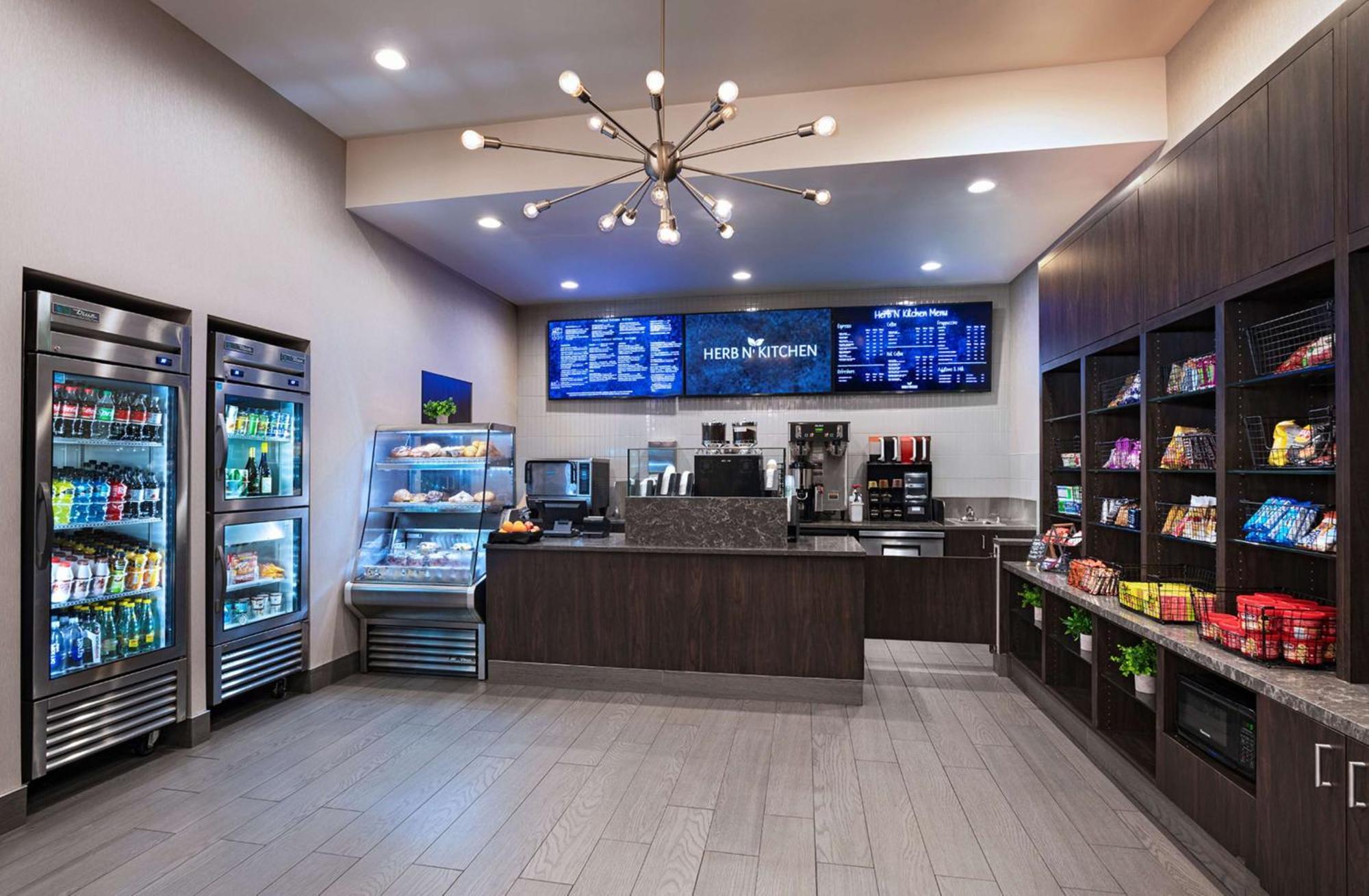 Отель Hilton Houston Plaza/Medical Center Экстерьер фото